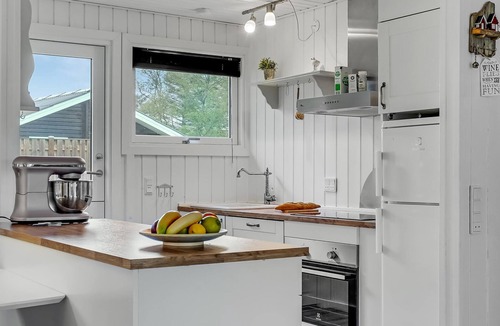 Lonstrup House | Awesome home in Hjørring with WiFi