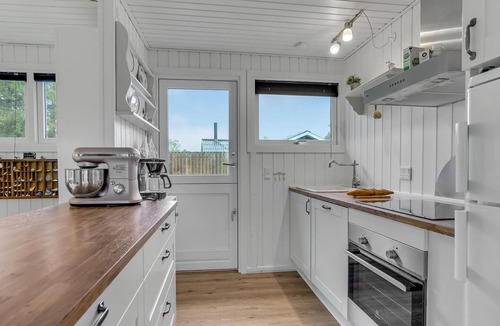 Lonstrup House | Awesome home in Hjørring with WiFi