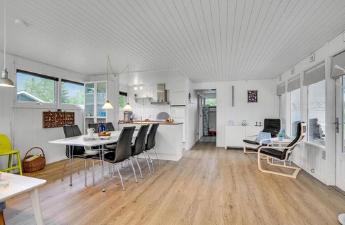 Lonstrup House | Awesome home in Hjørring with WiFi
