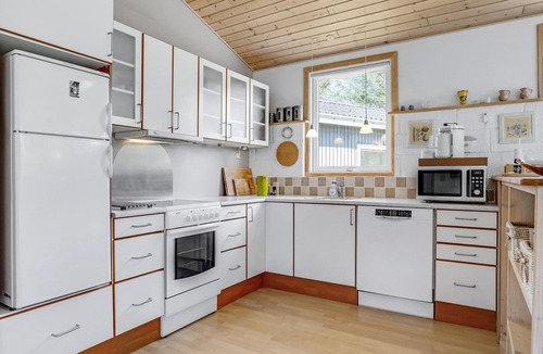 Hojby House | Awesome home in Højby with kitchen