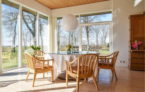 Holstebro House | Awesome Home In Holstebro With Kitchen