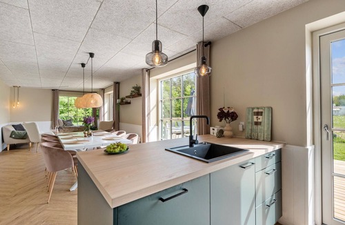 Hovborg House | Awesome home in Hovborg with kitchen