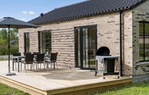 Hovborg House | Awesome Home In Hovborg With Kitchen