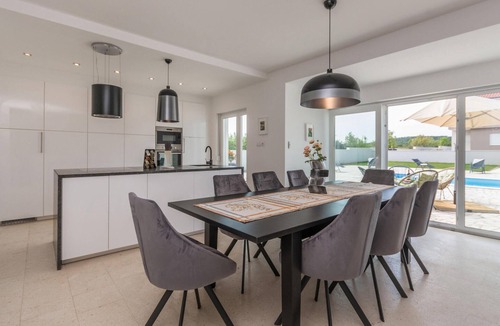 Polaca House | Awesome home in Donja Jagodnja