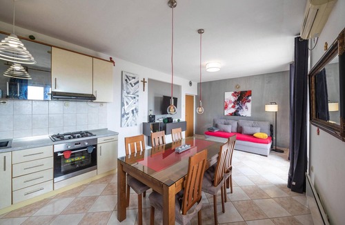 Kastel Gomilica House | Awesome home in Kastel Gomilica with WiFi