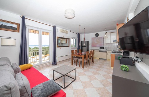 Kastel Gomilica House | Awesome home in Kastel Gomilica with WiFi