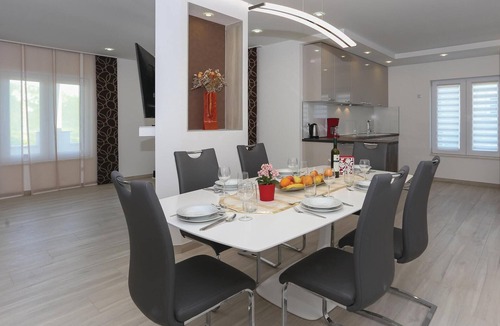 Kastel Stafilic House | Awesome home in Kastel Stafilic