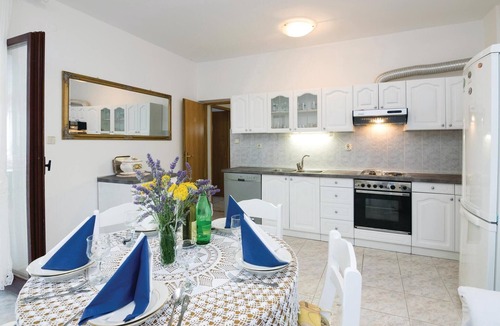 Baric Draga House | Awesome home in Lukovo Sugarje