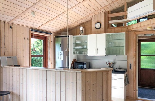 Ristinge House | Awesome home in Humble with kitchen