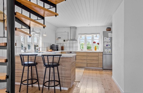 Østerskov House | Awesome home in Humble with WiFi