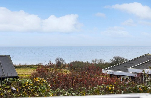 Østerskov House | Awesome home in Humble with WiFi