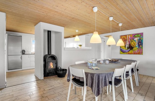 Argab House | Awesome home in Hvide Sande with WiFi