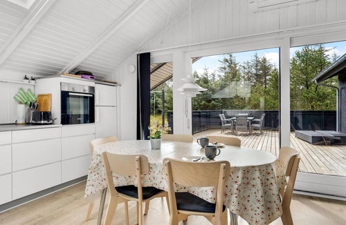 Bjerregaard House | Awesome home in Hvide Sande with WiFi