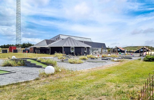 Argab House | Awesome home in Hvide Sande with WiFi
