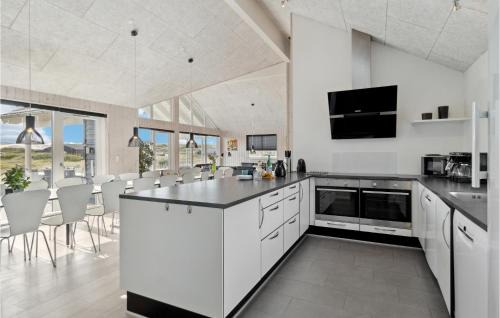Haurvig House | Awesome Home In Hvide Sande With Sauna