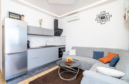 Dubrava House | Awesome home in Janjina with sauna
