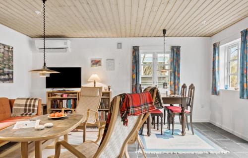 Jelling House | Awesome Home In Jelling With Wifi