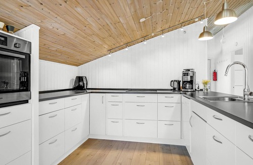 Bratten Strand House | Awesome home in Jerup with WiFi