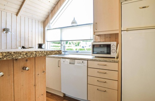Pøt Strandby House | Awesome home in Juelsminde with kitchen