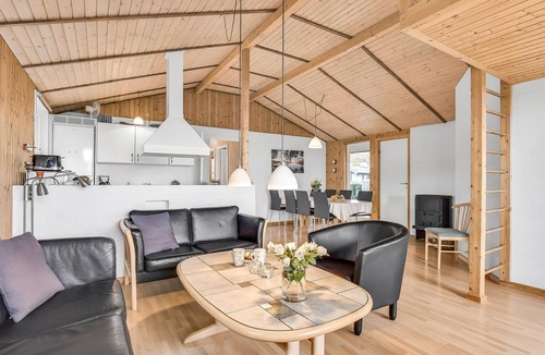 Pøt Strandby House | Awesome home in Juelsminde with sauna