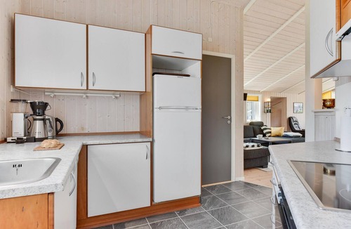 Pøt Strandby House | Awesome home in Juelsminde with sauna