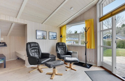 Pøt Strandby House | Awesome home in Juelsminde with sauna