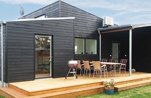 Juelsminde House | Awesome home in Juelsminde with kitchen