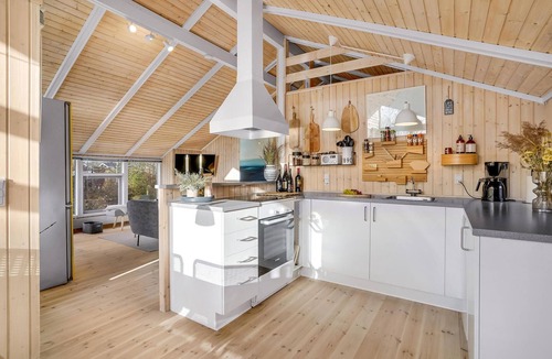 Pøt Strandby House | Awesome home in Juelsminde with kitchen