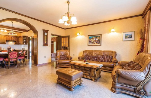 Veli Brgud House | Awesome home in Jurdani