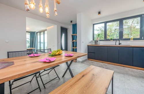 Kali House | Awesome home in Kali with house sea view