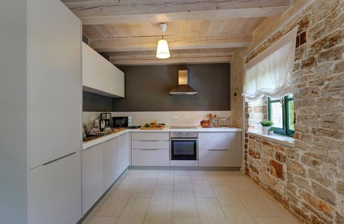Korenici House | Awesome home in Kanfanar