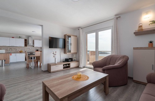 Dvornica House | Awesome home in Kanica