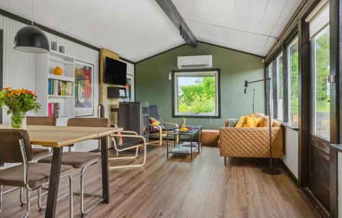 Kirke Saaby House | Awesome Home In Kirke Såby With Wifi