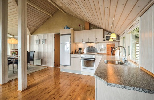 Knebel House | Awesome home in Knebel with kitchen