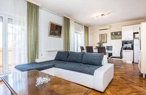Kozino House | Awesome home in Kozino