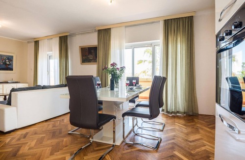 Kozino House | Awesome home in Kozino