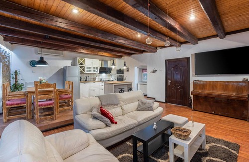 Praputnjak House | Awesome home in Krasica