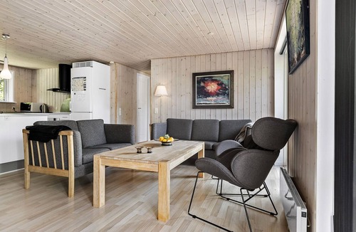Trend House | Awesome home in Løgstør with WiFi