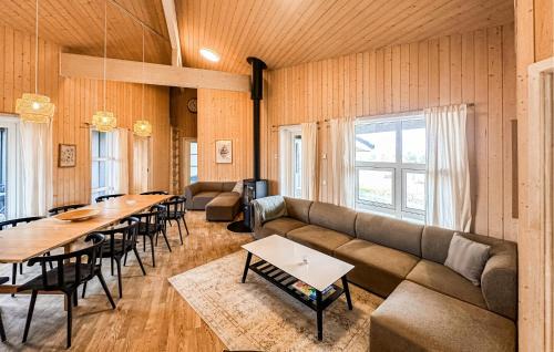 Hvorup Klit House | Awesome Home In Løkken With Sauna