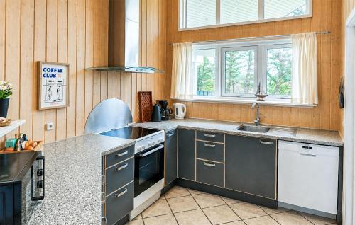 Hvorup Klit House | Awesome Home In Løkken With Sauna
