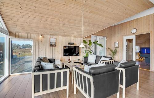 Nr. Lyngby House | Awesome Home In Løkken With Sauna
