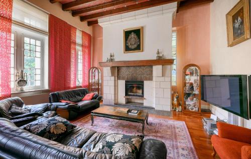 Lencloitre House | Awesome Home In Lencloître