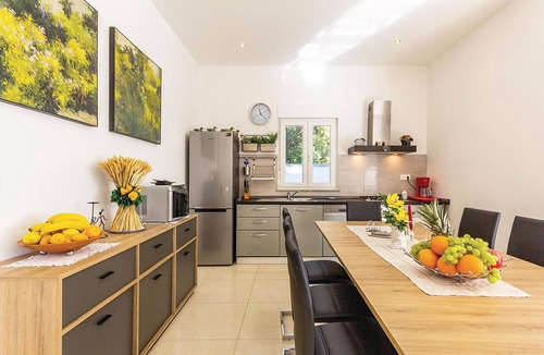 Liznjan House | Awesome home in Liznjan