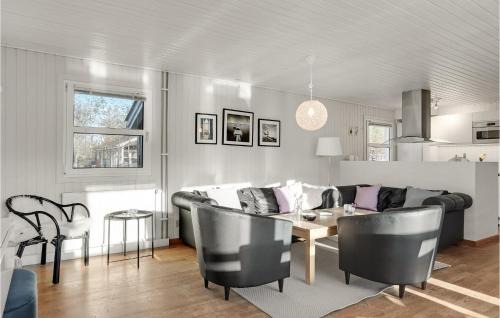 Grønhøj House | Awesome Home In Lkken With 4 Bedrooms, Wifi And Indoor Swimming Pool