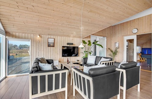 Nr. Lyngby House | Awesome home in Løkken with sauna