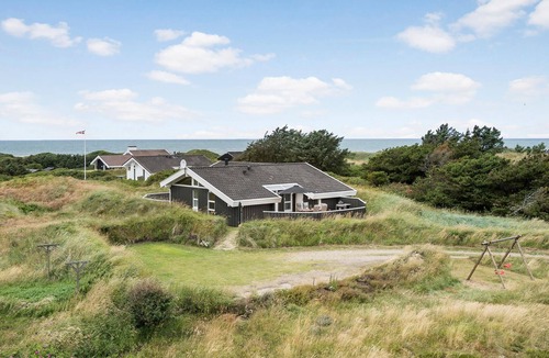 Grønhøj House | Awesome home in Løkken with sauna