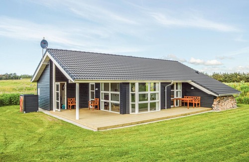 Nr. Lyngby House | Awesome home in Løkken with sauna
