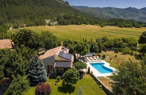 Lupoglav House | Awesome home in Lupoglav