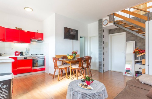 Krvavica House | Awesome home in Makarska