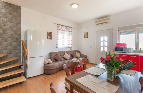 Krvavica House | Awesome home in Makarska
